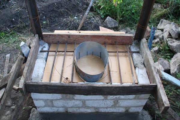 Как построить кирпичный туалет на даче видео
