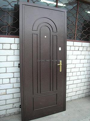 двери