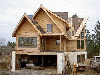 Деревянный дом, завершающая стадия строительства